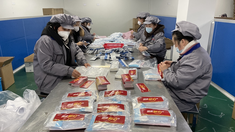 放棄假期 開足馬力！華通醫(yī)藥趕制19萬份“健康愛心包”全力支持防疫保障