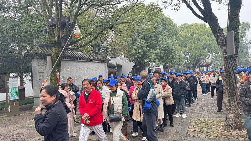 浦江農(nóng)批市場組織商戶開展“春風(fēng)相伴 安全同行”踏春活動